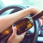 Consumo de álcool entre mulheres e acidentes de trânsito: riscos e alertas importantes