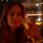 Padrão de binge drinking entre mulheres: como esse comportamento se manifesta e por que preocupa