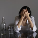 Por que a mortalidade feminina relacionada ao álcool avança de forma mais rápida