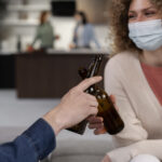 Como o consumo de álcool enfraquece as defesas do organismo e aumenta o risco de infecções